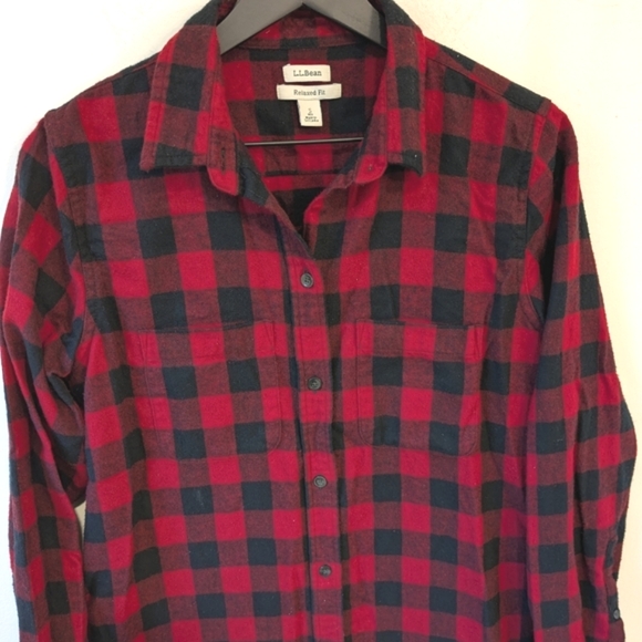 L.L. Bean Red Black Buffalo Plaid Relaxed Fit Flannel Button Up Shirt Small - Picture 2 of 6